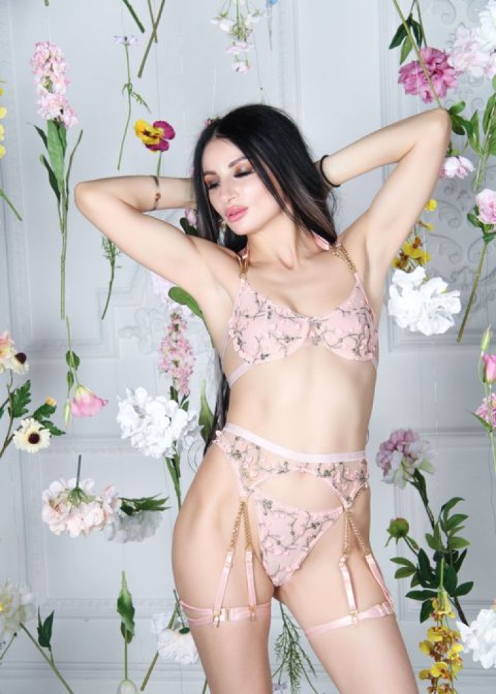 Индивидуалка Камила фото № 2 в городе Новомосковск