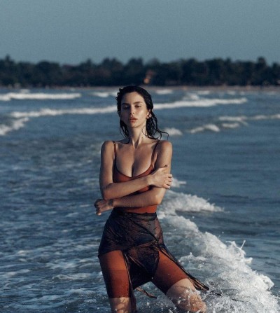 Иветта, Г. Новомосковск